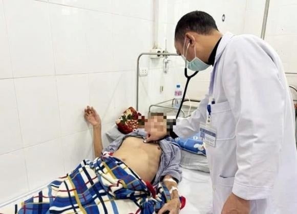 Nhiều trường hợp nhập viện trong tình trạng nặng, phải hỗ trợ oxy, dùng thuốc giãn phế quản hoặc thở máy không xâm nhập để kiểm soát các cơn khó thở và đợt cấp. 