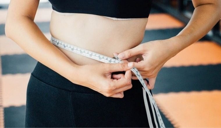 Việc xác định chính xác thời điểm no 7–8 phần không hề dễ, nhất là khi đối diện với những món ăn hấp dẫn. Ảnh minh họa