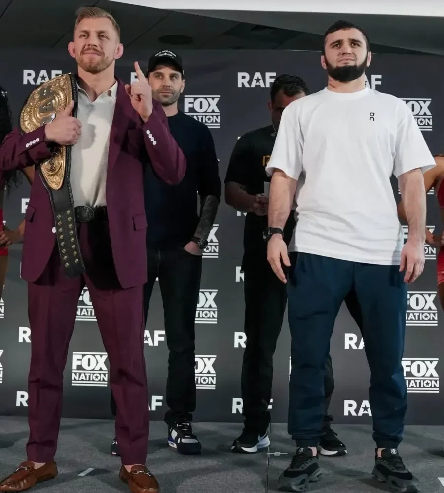 Kyle Dake và Magomedkhabib Kadimagomedov đối đầu