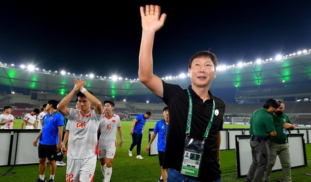 Huấn luyện viên Kim Sang-sik không ngại đối thủ nào ở tứ kết.