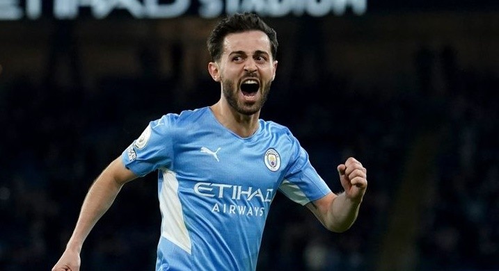 Como muốn chiêu mộ Silva.