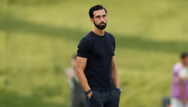  Arbeloa thay thế Alonso.