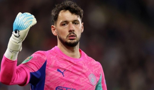 James Trafford sẽ bắt chính trước Newcastle.