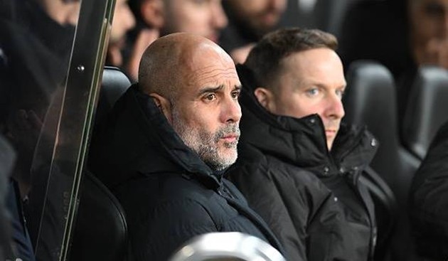 Pep Guardiola không hài lòng với trọng tài ở trận thắng Newcastle United.