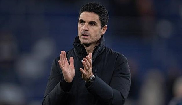 Mikel Arteta lên tiếng về áp lực giành danh hiệu của Arsenal.