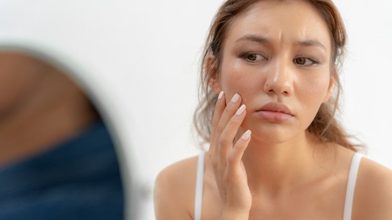 Chế độ ăn uống cũng ảnh hưởng trực tiếp đến chất lượng làn da.