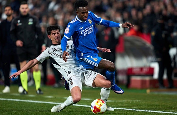 Vini để mất bóng đến 19 lần theo thống kê từ Fotmob.