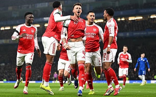 Arsenal đánh bại Chelsea ngay tại Stamford Bridge.