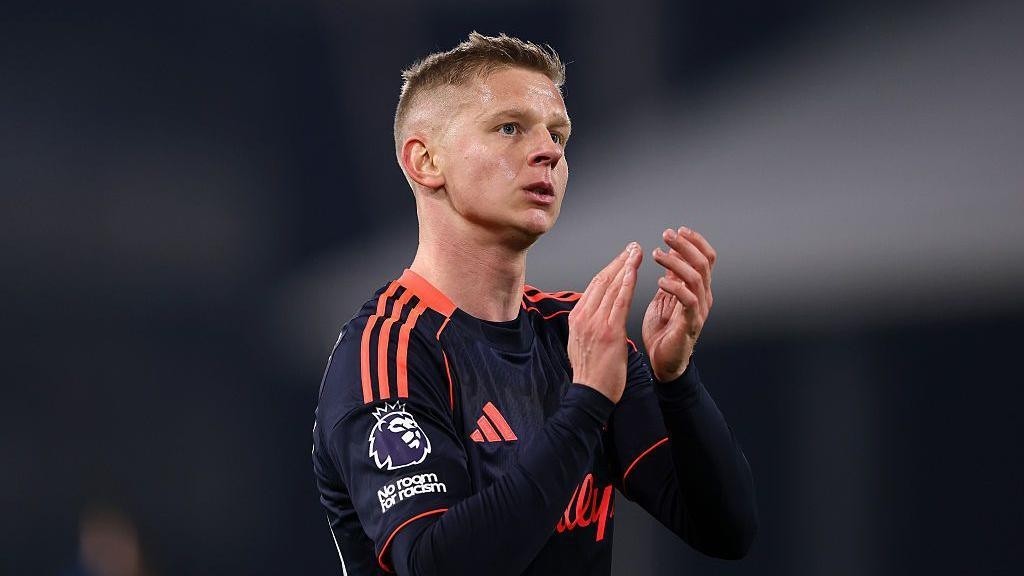 Oleksandr Zinchenko đối mặt tương lai bất định.