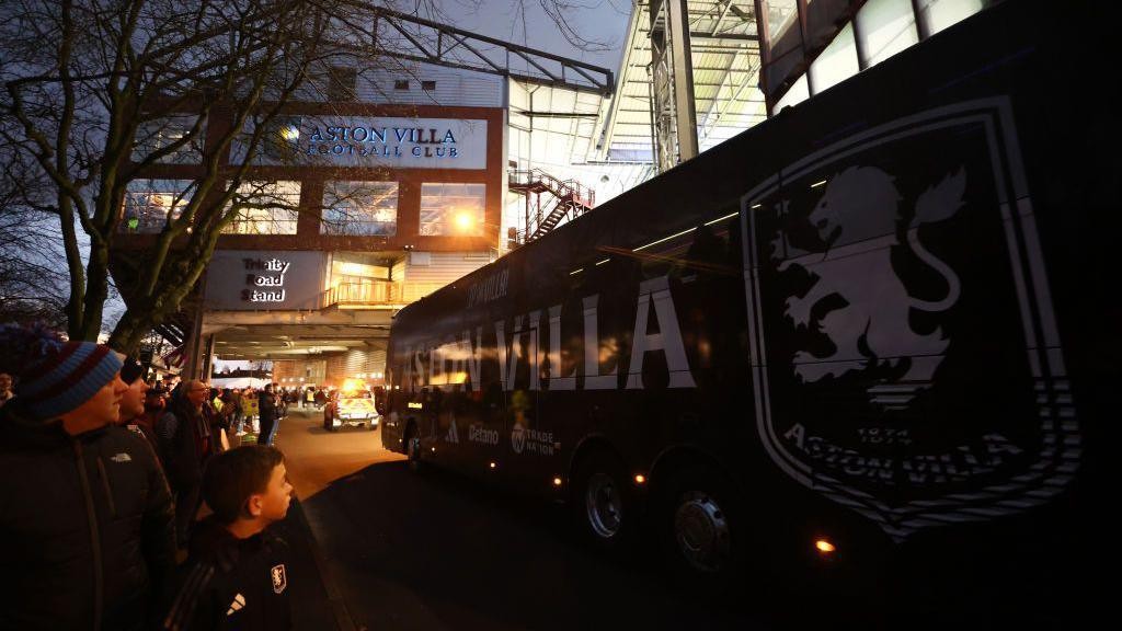 Công việc đảm bảo về mặt di chuyển và hậu cần