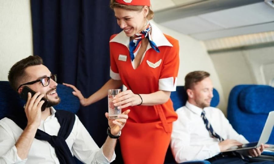 Nhiều người thắc mắc vì sao tiếp viên hàng không sau khi hạ cánh thường không về nhà ngay mà lại ở qua đêm tại các khách sạn