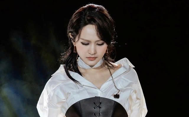 z7432569437013_f652f2bf5ca432f17fd6024d648f3407