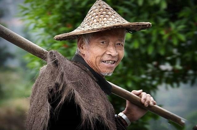 Ngược lại, người chỉ biết than việc nhiều, việc khó thì dù cơ hội có xuất hiện cũng khó nắm bắt, cuối cùng chỉ biết bỏ lỡ rồi tiếp tục phàn nàn và chờ đợi.

