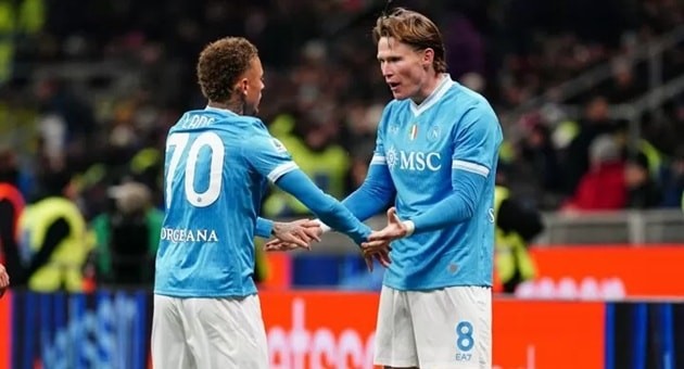 Khả năng săn bàn từ tuyến 2 của McTominay thật sự lợi hại.