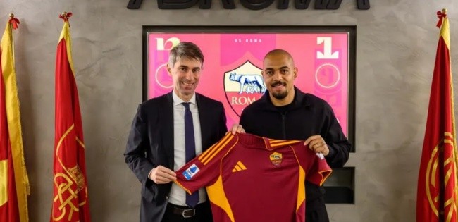 Donyell Malen gia nhập Roma.