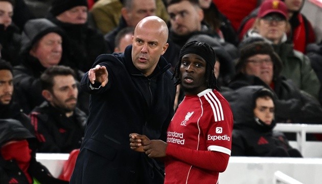 Frimpong có điểm yếu về phòng ngự.