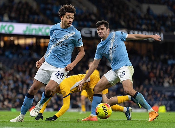 Bộ đôi trung vệ trẻ của Man City sẵn sàng chứng tỏ bản lĩnh. 