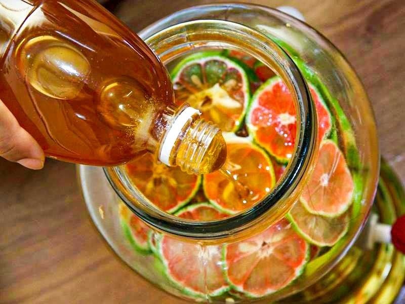 Cách ngâm chanh muối buổi tối nhuận tràng, ấm bụng, ngủ ngon