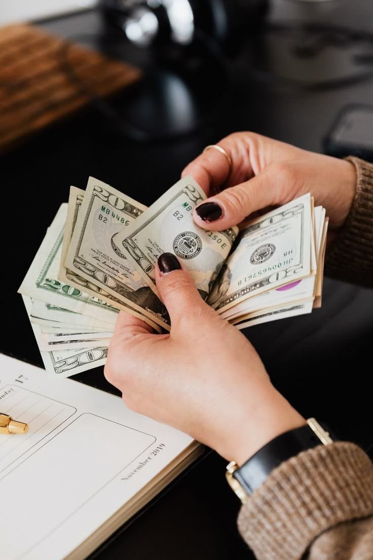 Người xưa dạy tránh tiêu xài phô trương