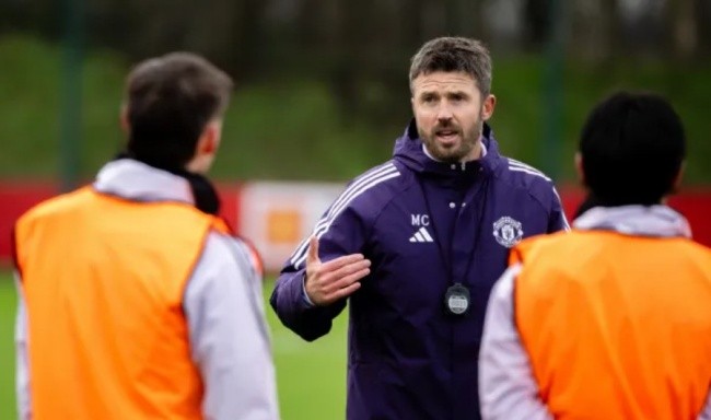 HLV Michael Carrick cần phải tìm ra cách phong tỏa Antoine Semenyo.