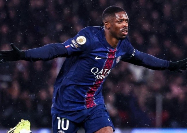 Dembele ghi 2 bàn cho PSG.