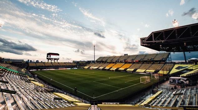  Historic Crew Stadium là SVĐ chuyên biệt đầu tiên của MLS.