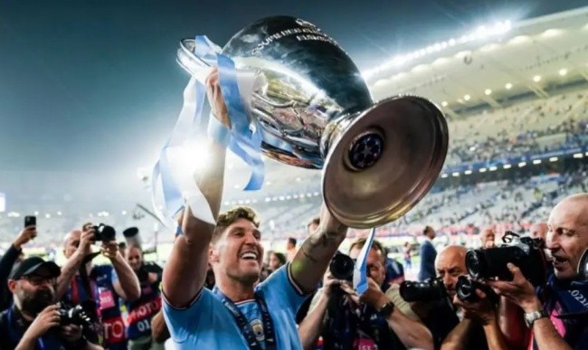 Man City chi số tiền khủng mua hậu vệ.