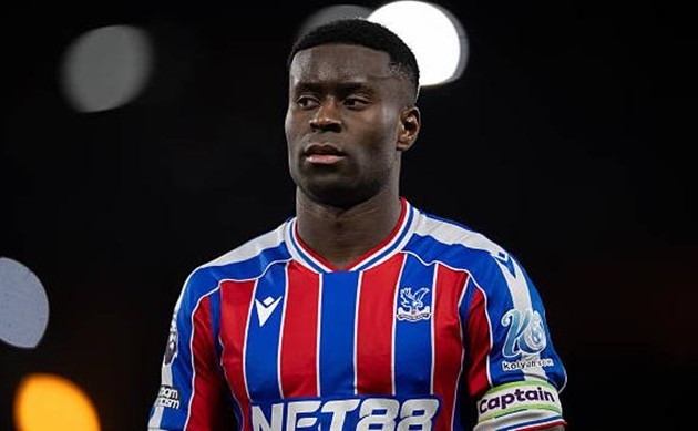 Marc Guehi chuẩn bị gia nhập Manchester City.