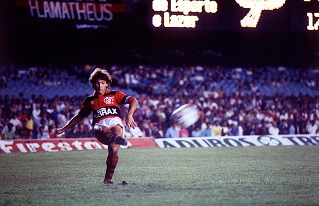Zico trong màu áo Flamengo tại Taca de Ouro năm 1981.