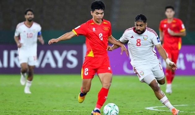 U23 Việt Nam thể hiện bản lĩnh trước đối thủ kỵ giơ U23 UAE. Ảnh: Ted Trần.