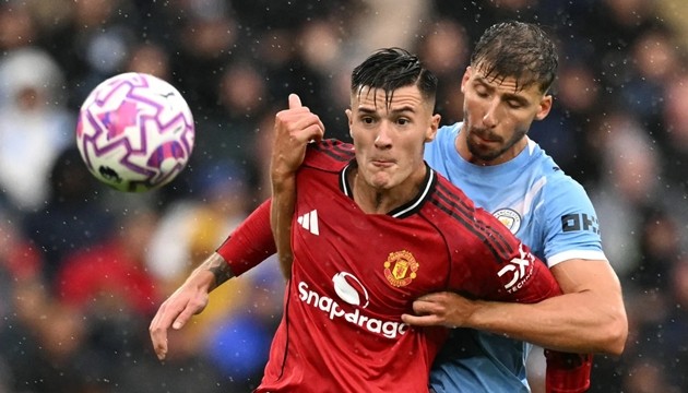 Sesko muốn đòi nợ Man City.