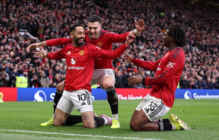 Man Utd đánh bại Man City đầy thuyết phục.