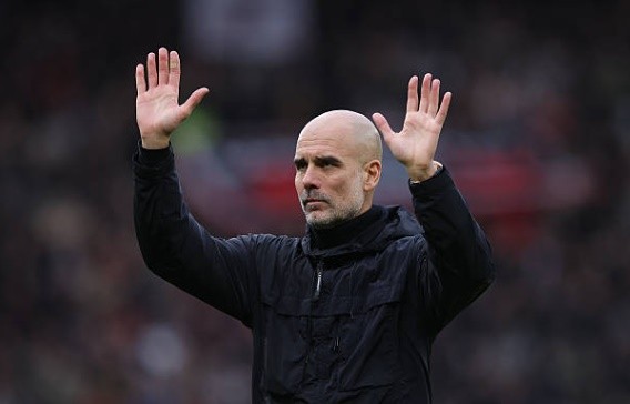 Pep bất lực trước đấu pháp của đối thủ.