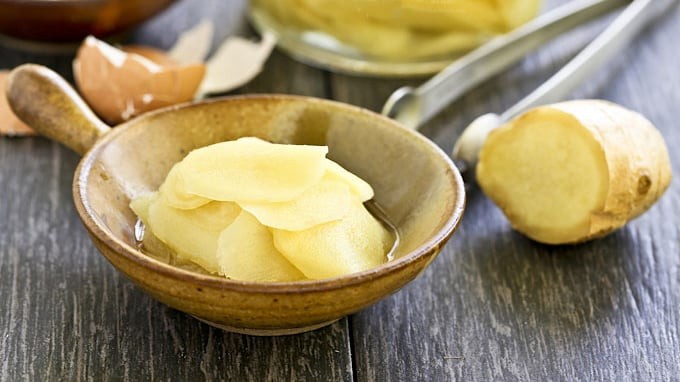 Ít người biết rằng chỉ cần ngậm nước gừng ấm khoảng 2 phút mỗi sáng, cơ thể đã có thể nhận về nhiều lợi ích quý giá, đặc biệt là với hệ tiêu hóa, hô hấp và sức đề kháng.