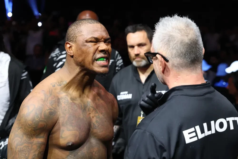 Mohammed Usman trong trận đấu tại UFC Fight Night