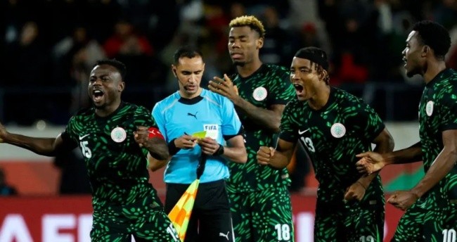 Nigeria đánh bại Ai Cập ở loạt sút luân lưu.