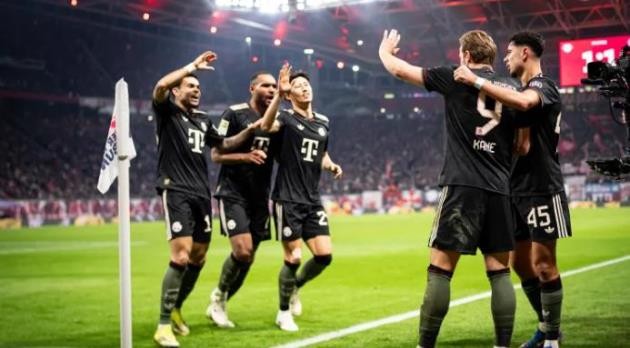 Quá khó để cản bước Bayern ở Bundesliga.