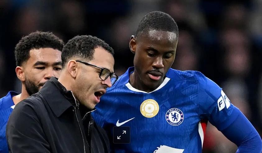 Trevoh Chalobah — 7.8: Có thế trận khá cân bằng trong cuộc đối đầu với Igor Thiago đang có phong độ cao, mặc dù tốc độ của Schade đôi lúc gây ra cho anh một vài rắc rối.