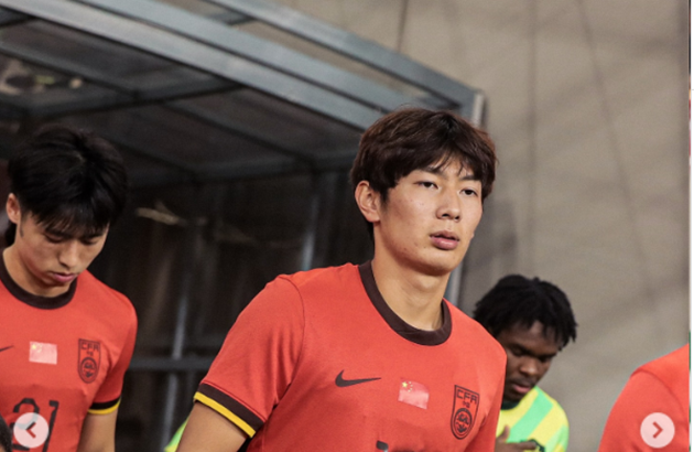 Yang Hao không thể góp mặt trong trận bán kết gặp U23 Việt Nam. Ảnh: Instagram nhân vật