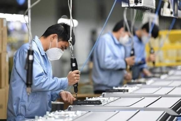 Giữa kỳ vọng chính đáng của người lao động và bài toán cân đối tài chính của doanh nghiệp, thưởng Tết luôn là vấn đề gây nhiều áp lực mỗi dịp cuối năm.