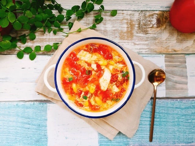 Canh trứng cà chua ngon tại nhà