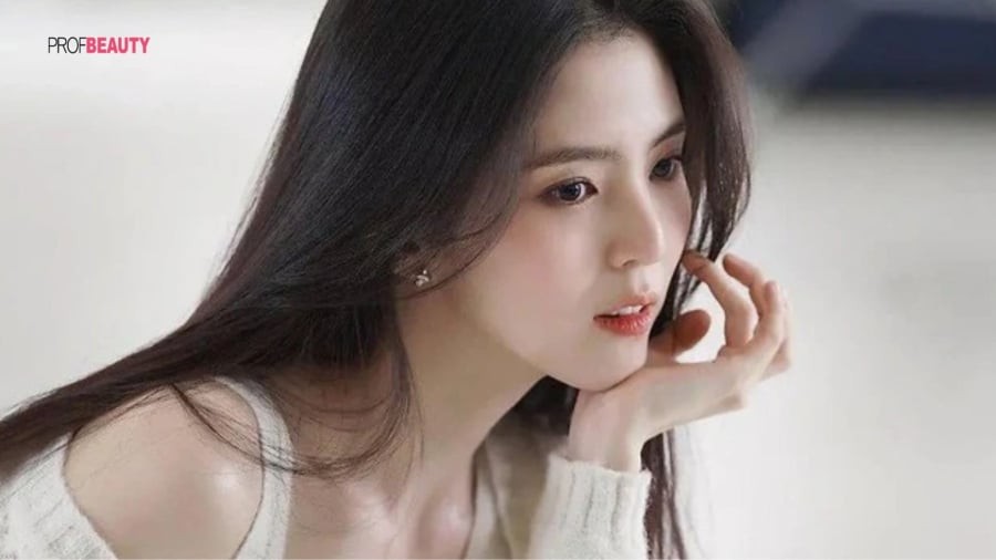 Nhiều ngôi sao Hàn Quốc duy trì thói quen thoa kem chống nắng mỗi ngày như một bước không thể thiếu.