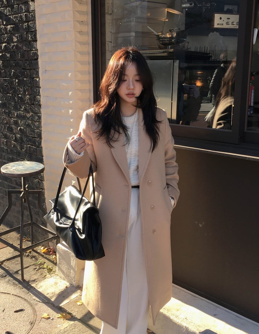 Công thức này phù hợp với những ai theo đuổi phong cách thanh lịch, tối giản nhưng vẫn muốn giữ nét cuốn hút tự nhiên.