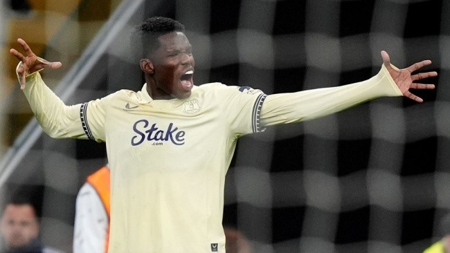 Thierno Barry ghi bàn duy nhất của trận đấu.