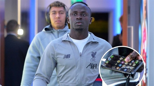 Giản dị giữa thế giới hào nhoáng.