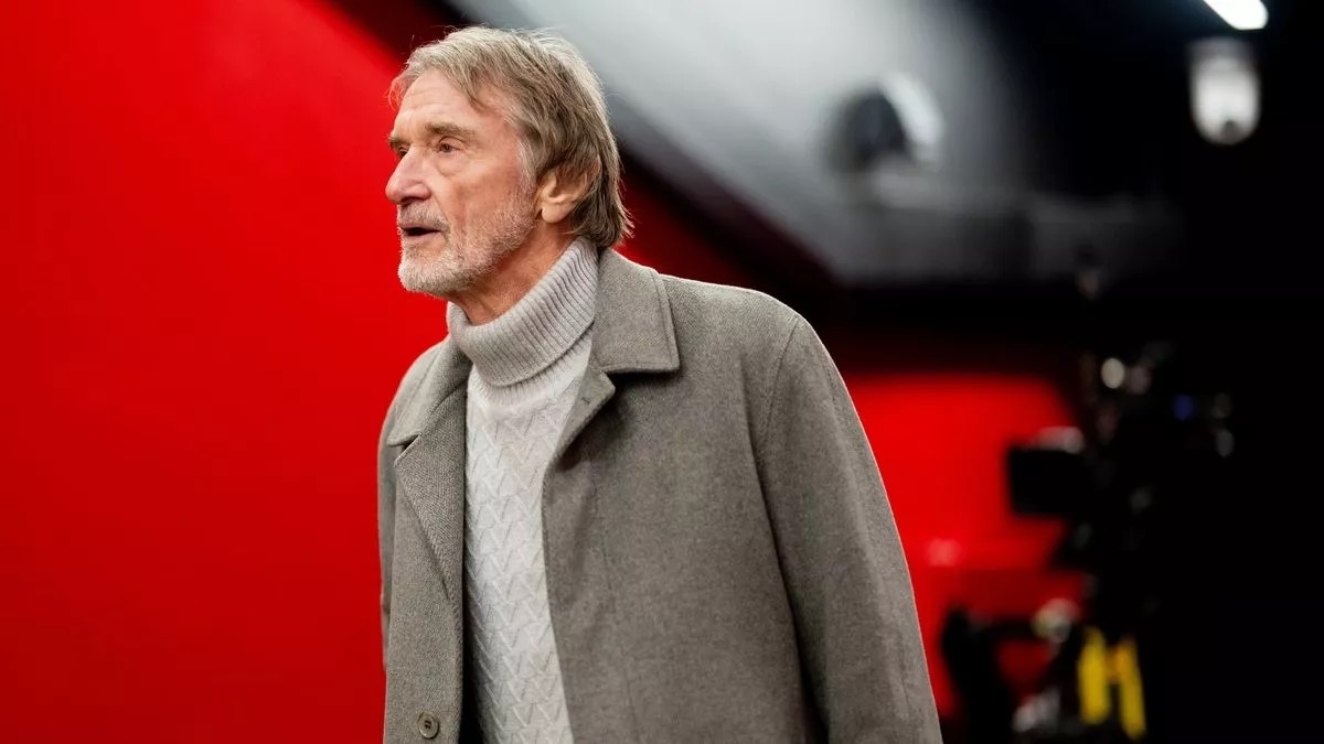 Sir Jim Ratcliffe nguy cơ giảm mất tầm ảnh hưởng nếu Man United đón nhà đầu tư mới.