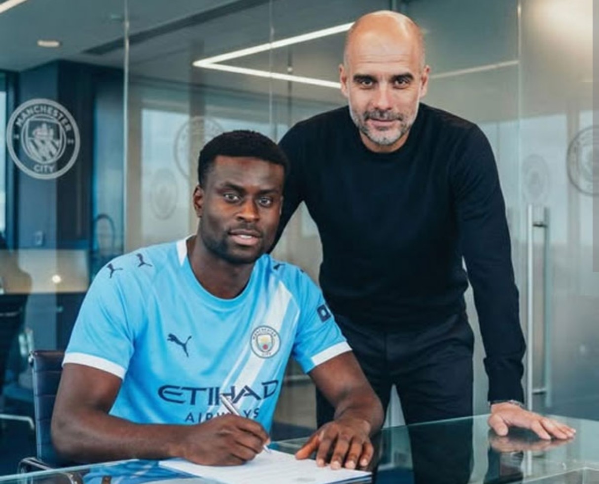 Guehi là chữ ký quan trọng dành cho Pep.