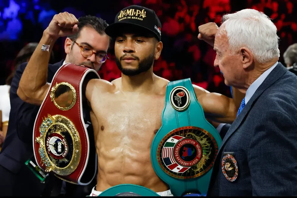 Raymond Muratalla và Andy Cruz trong một sự kiện Quyền Anh.