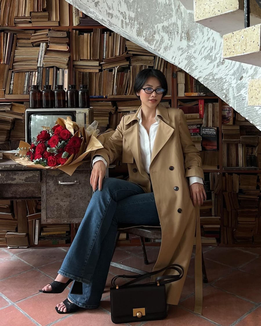 Những món đồ kinh điển như trench coat cũng được Phương Khánh biến hóa linh hoạt