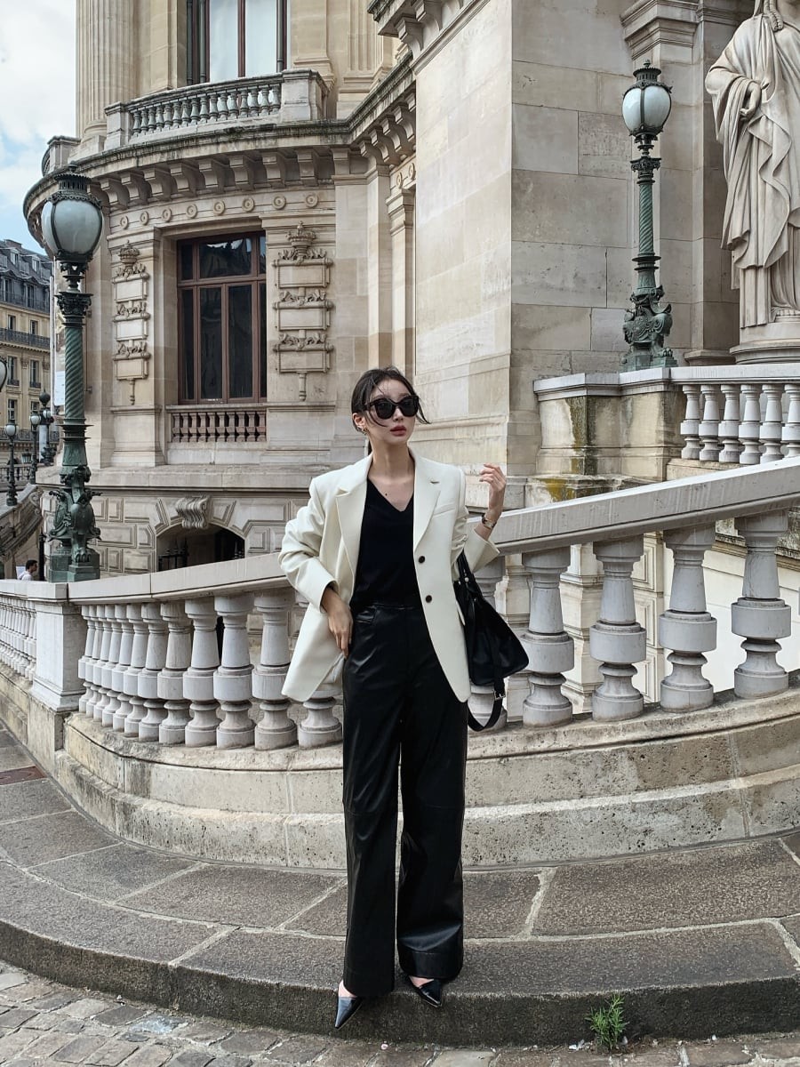 Bước sang năm 2026, giày mũi nhọn được dự đoán sẽ ưu tiên sự thoải mái, với phần gót vừa phải và thiết kế tinh giản hơn.